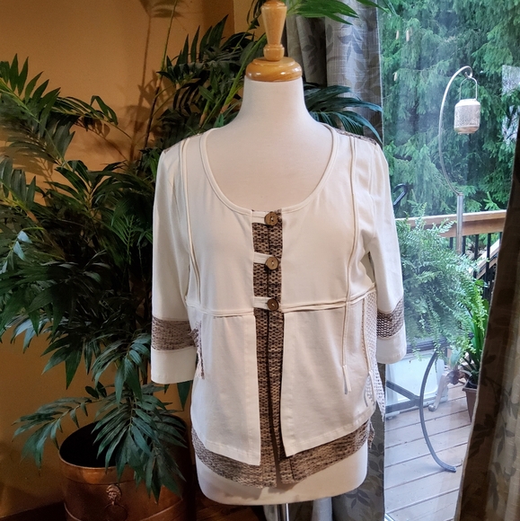 Dolcezza Tops - Dolcezza Chic White and Brown Art To Wear Top